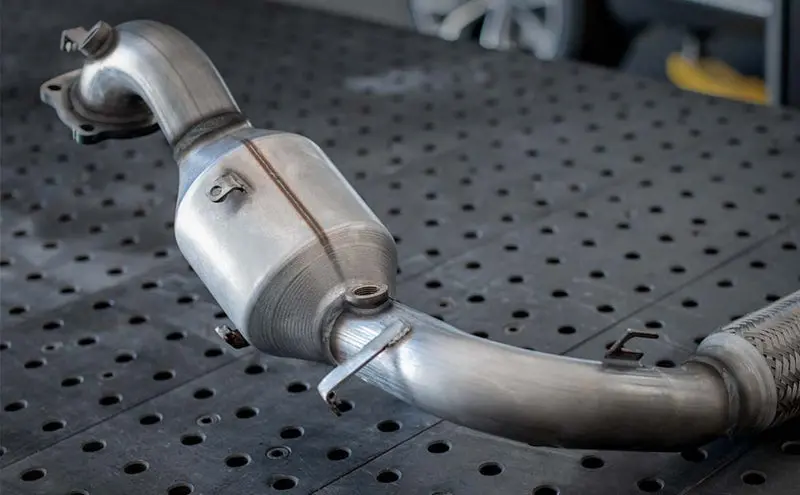 Magnaflow 08-09 Subaru Outback 2.5L Direct Fit Converter 2